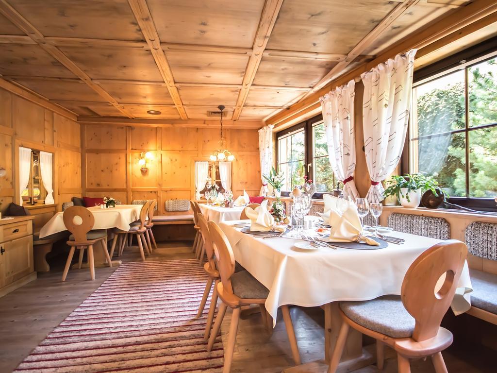 Hotel Felsenstueberl ゼルデン エクステリア 写真
