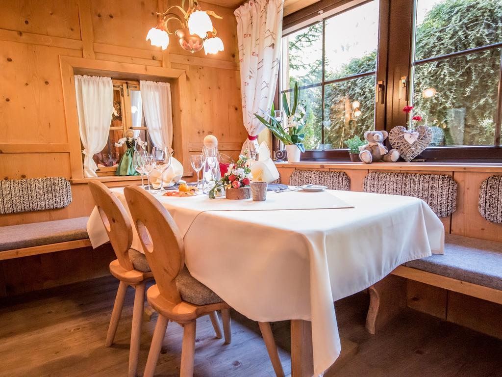 Hotel Felsenstueberl ゼルデン エクステリア 写真