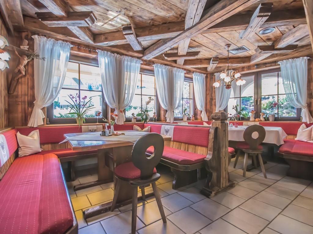 Hotel Felsenstueberl ゼルデン エクステリア 写真
