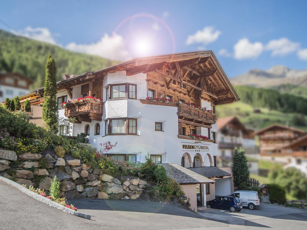 Hotel Felsenstueberl ゼルデン エクステリア 写真
