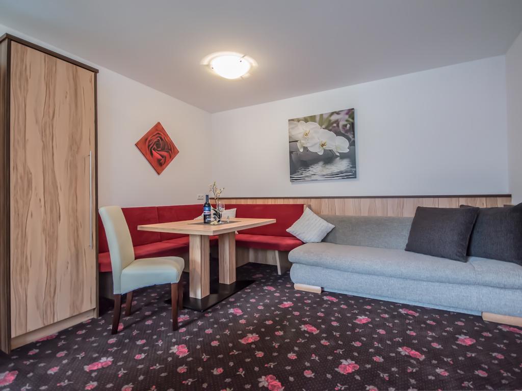 Hotel Felsenstueberl ゼルデン エクステリア 写真