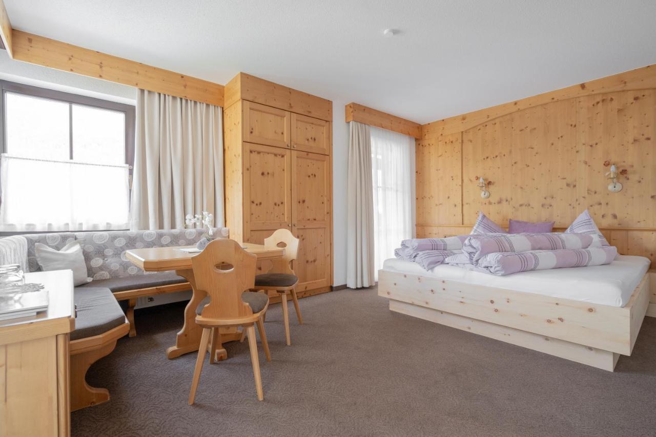 Hotel Felsenstueberl ゼルデン エクステリア 写真
