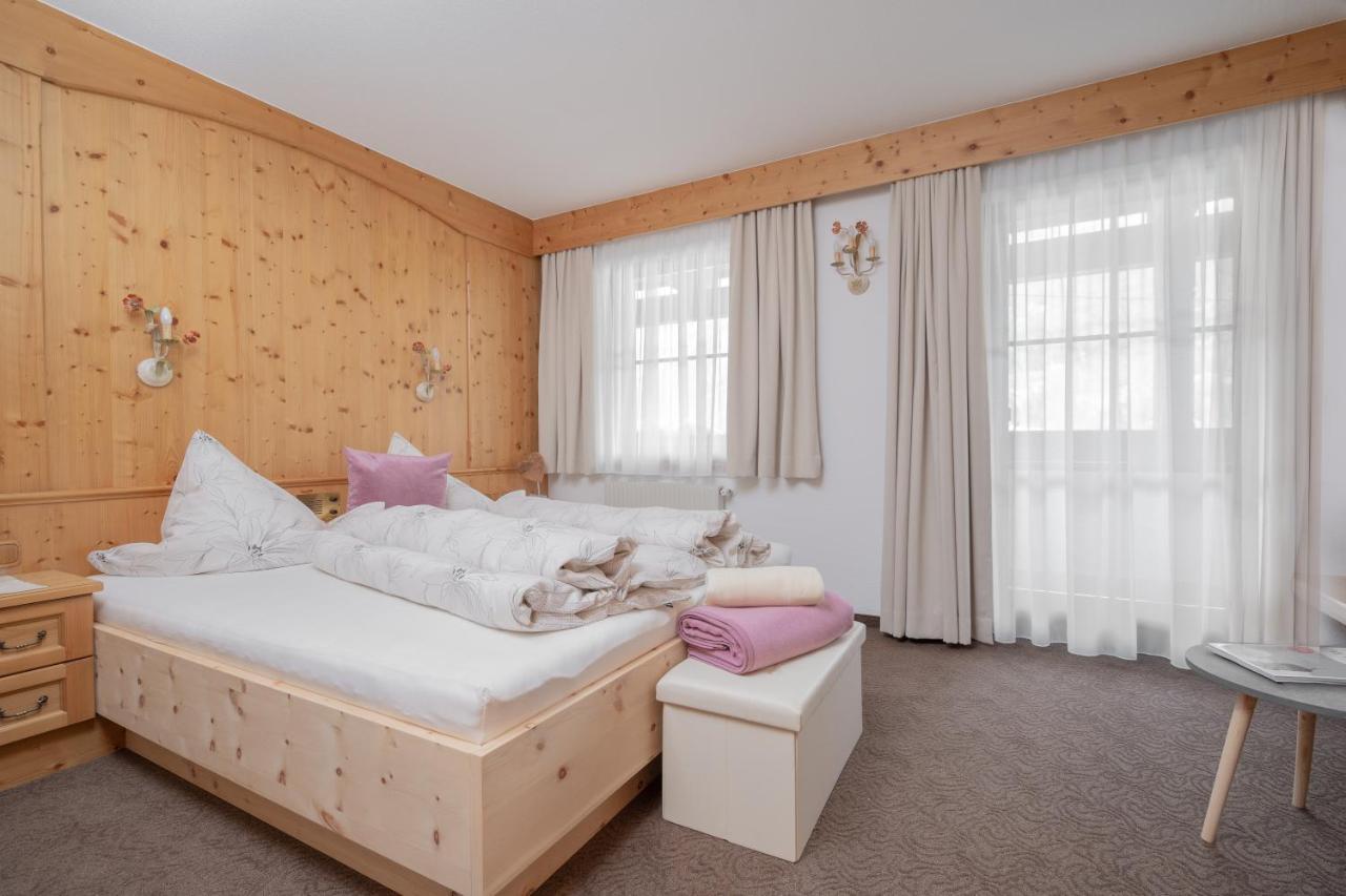 Hotel Felsenstueberl ゼルデン エクステリア 写真